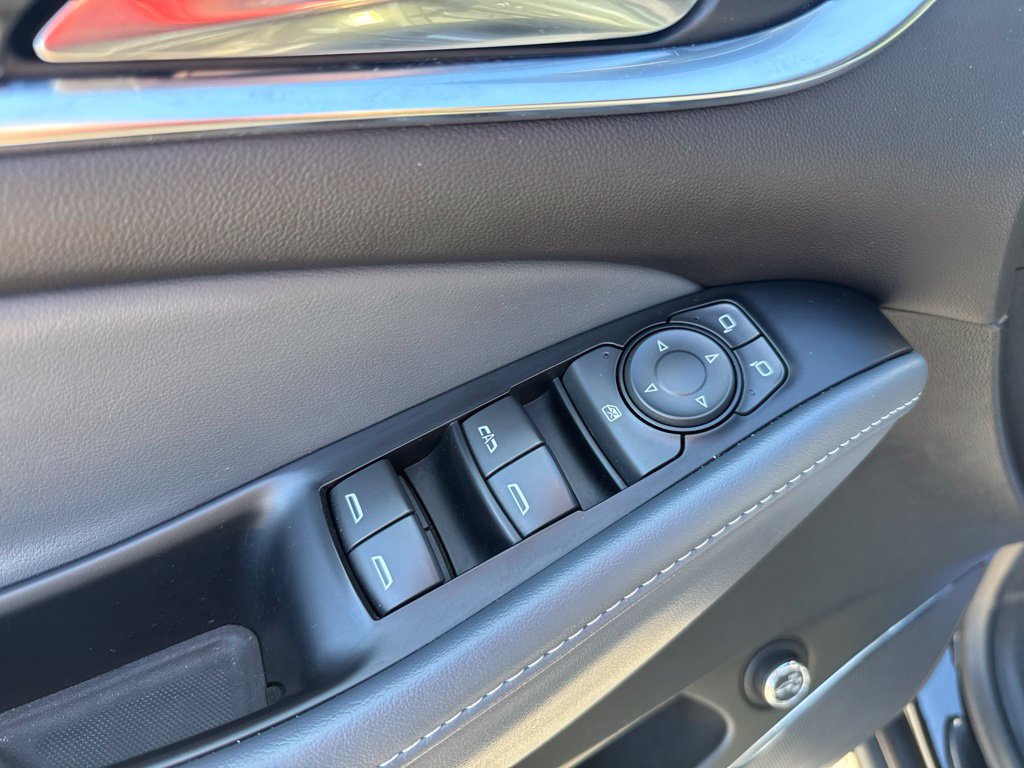Used 2023 Buick Enclave Essence FWD image 29
