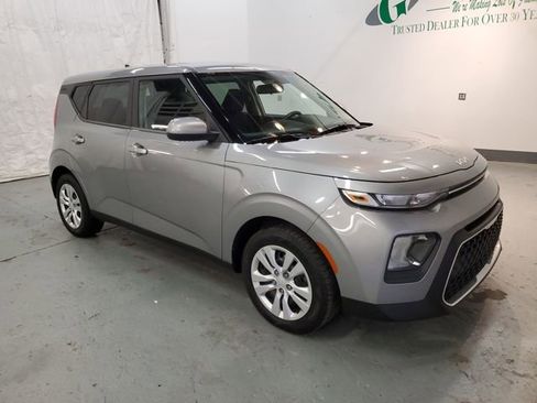 Used 2022 Kia Soul LX image 8