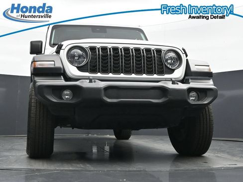 Used 2024 Jeep Wrangler Unlimited Sport AWD/4WD image 26