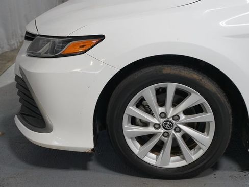 Used 2022 Toyota Camry LE FWD image 5