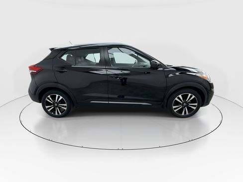 Used 2019 Nissan Kicks SR w/ SR Premium Package image 9
