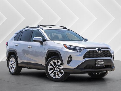 Used 2025 Toyota RAV4 XLE Premium w/ Weather Package FWD image 1