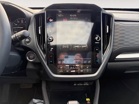 Used 2025 Subaru Forester Premium AWD/4WD image 13