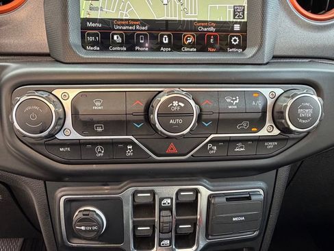Used 2023 Jeep Gladiator Mojave w/ Safety Group AWD/4WD image 26