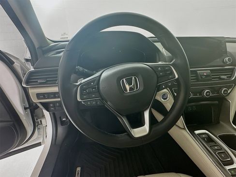 Used 2021 Honda Accord Touring image 12