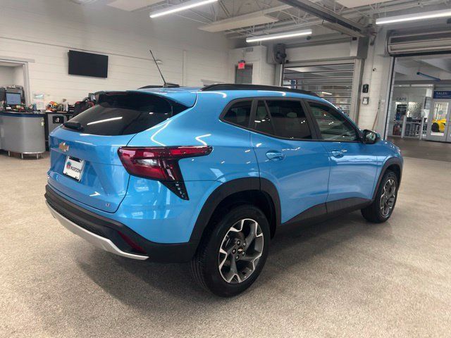 New 2026 Chevrolet Trax LT w/ Driver Confidence Package FWD image 5