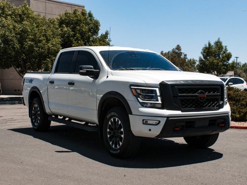 Used 2021 Nissan Titan PRO-4X w/ Pro-4x Convenience Package AWD/4WD image 3