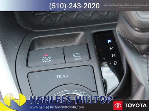 Used 2025 Toyota RAV4 XLE AWD/4WD image 21