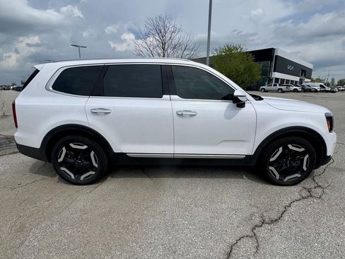 Used 2024 Kia Telluride S image 6