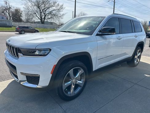 Used 2022 Jeep Grand Cherokee L Limited image 5