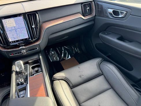 Certified 2023 Volvo XC60 B6 Ultimate w/ Protection Package Premier image 16