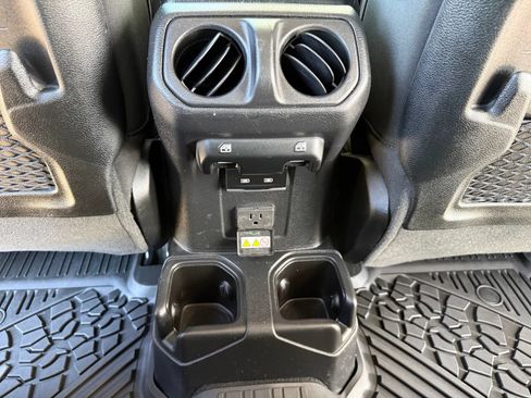 Used 2023 Jeep Gladiator Mojave w/ LED Lighting Group AWD/4WD image 39