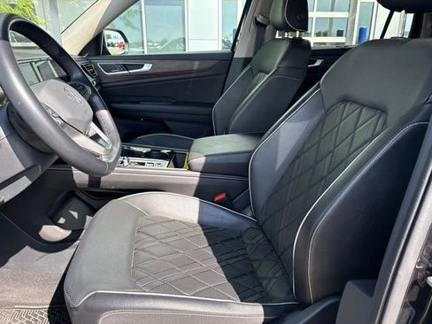 Used 2024 Volkswagen Atlas SEL Premium R-Line AWD/4WD image 10