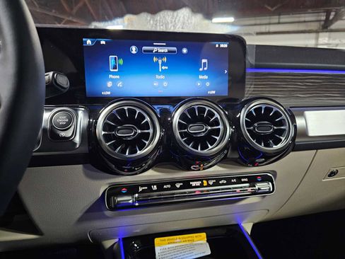 New 2026 Mercedes-Benz GLB 250 4MATIC image 27