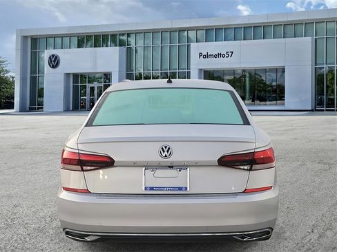 Used 2021 Volkswagen Passat 2.0T SE image 5