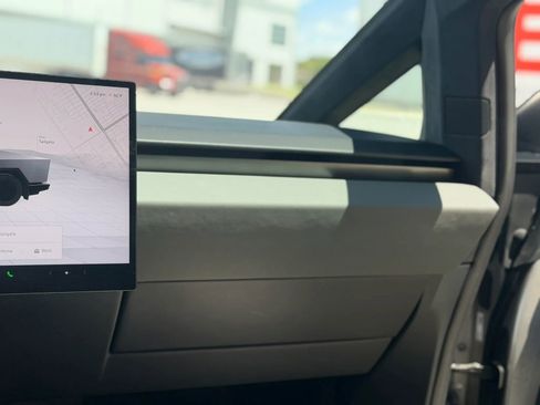 Used 2024 Tesla Cybertruck AWD Crew Cab image 28