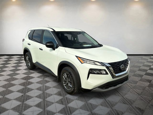 Used 2023 Nissan Rogue S AWD/4WD image 4