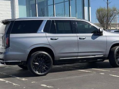 Used 2022 Cadillac Escalade Premium Luxury image 3