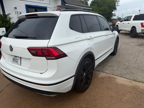 Used 2021 Volkswagen Tiguan SE FWD image 4
