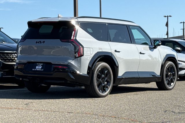 Used 2026 Kia EV9 Land w/ Nightfall Edition Package AWD/4WD image 5