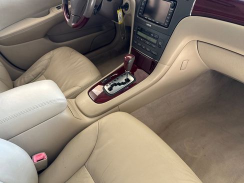 Used 2004 Lexus ES 330 image 30