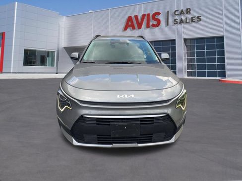 Used 2025 Kia Niro LX FWD image 2
