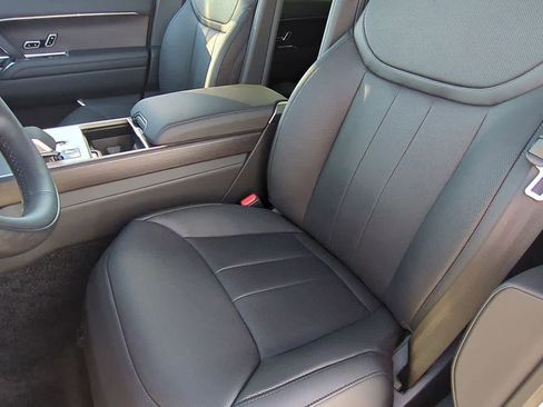 New 2025 Land Rover Range Rover SE image 15