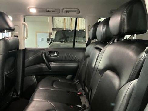 Used 2022 Nissan Armada SV image 10