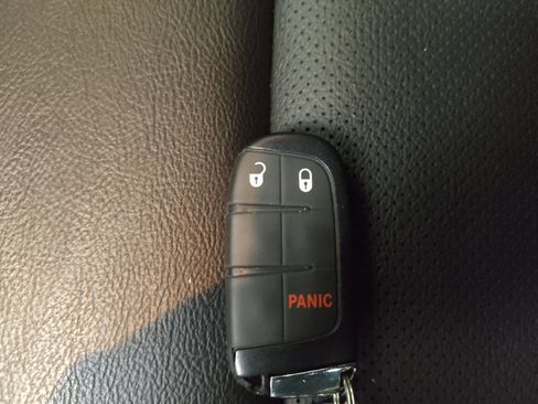 Used 2023 Jeep Compass Limited w/ Sun and Sound Group AWD/4WD image 32