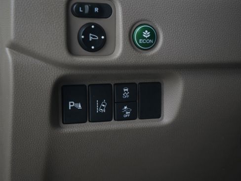 Used 2016 Honda Pilot Touring image 30