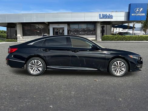 Used 2018 Honda Accord EX image 8