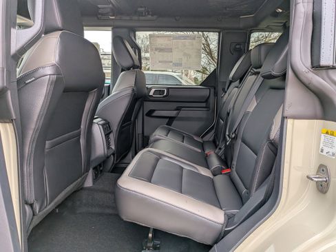 New 2025 Ford Bronco Outer Banks AWD/4WD image 13