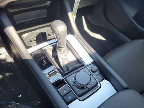 New 2026 MAZDA MAZDA3 Hatchback w/Premium Plus Pkg image 26