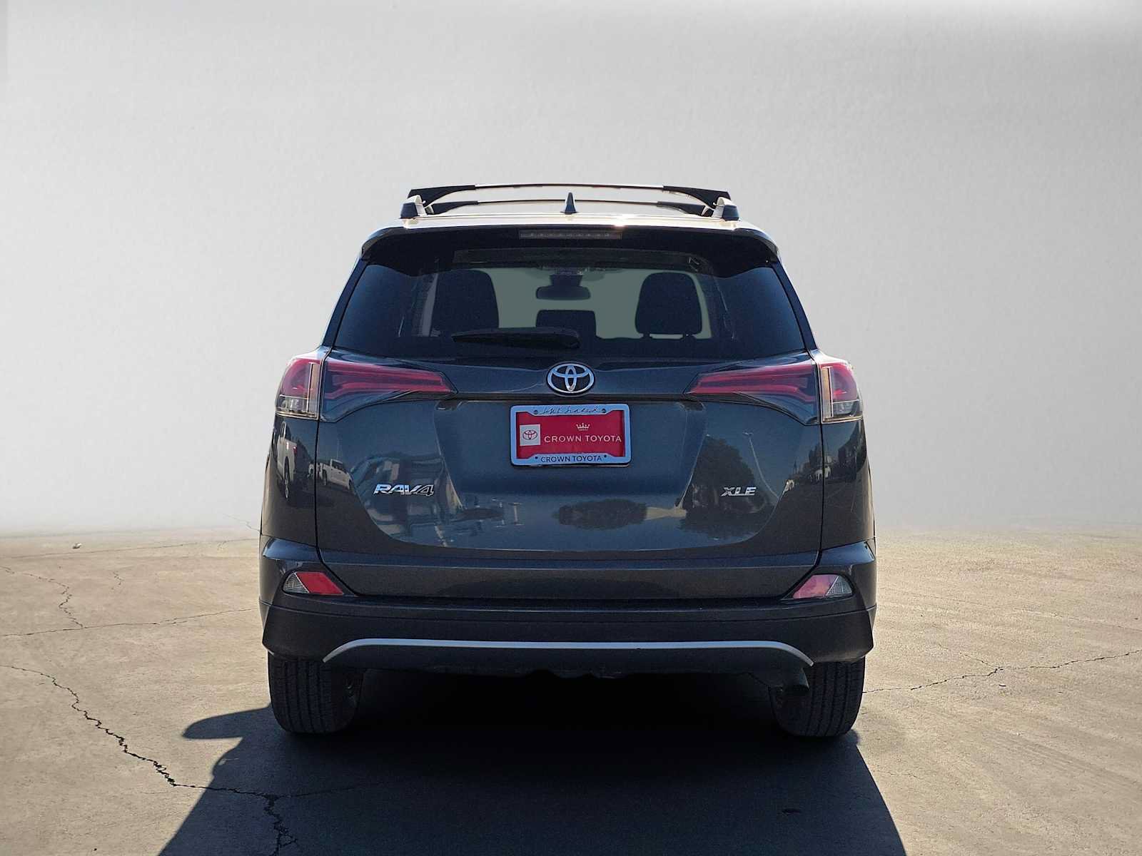 Used 2018 Toyota RAV4 XLE FWD image 4