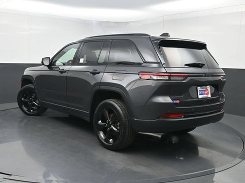 Used 2024 Jeep Grand Cherokee Altitude AWD/4WD image 24