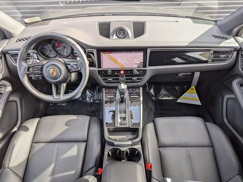 Certified 2026 Porsche Macan AWD/4WD image 21