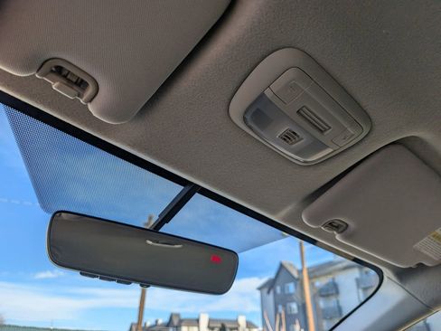 Used 2017 Subaru Crosstrek 2.0i Premium image 28