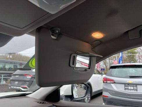 Used 2023 Nissan Rogue SV image 10