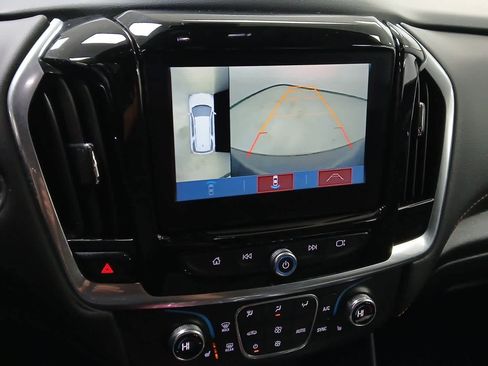 Used 2019 Chevrolet Traverse RS image 9
