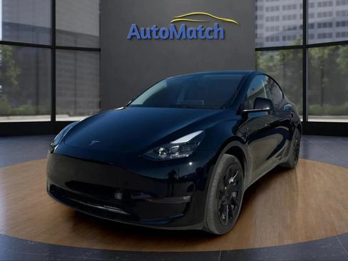 Used 2025 Tesla Model Y Long Range AWD/4WD image 3