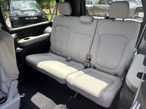 New 2026 Jeep Grand Wagoneer L Limited AWD/4WD image 21