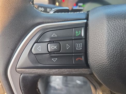 Used 2023 Jeep Grand Cherokee 4WD 4xe image 23