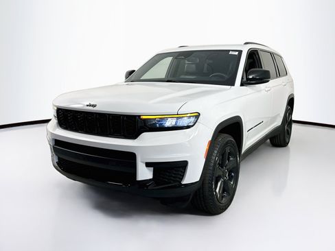 Used 2023 Jeep Grand Cherokee L Laredo RWD image 1