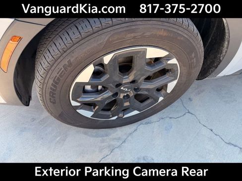 Certified 2025 Kia Sorento S image 8