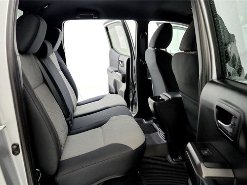 Used 2022 Toyota Tacoma TRD Sport image 17