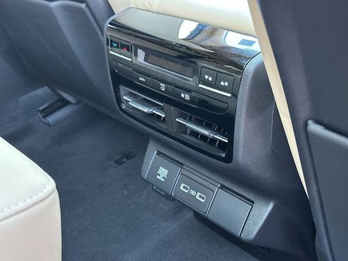 Used 2024 Acura MDX SH-AWD w/ Technology Package image 18