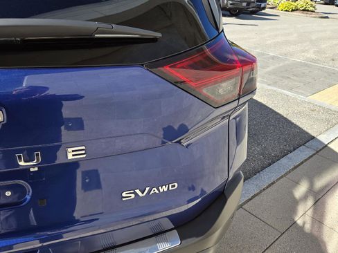 Used 2023 Nissan Rogue SV w/ SV Premium Package image 15