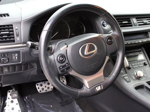 Used 2015 Lexus CT 200h image 27