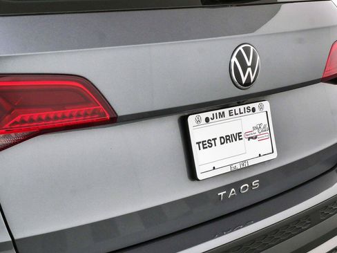 Used 2023 Volkswagen Taos S FWD image 33