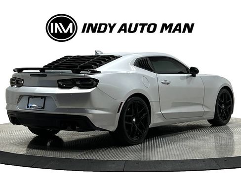 Used 2019 Chevrolet Camaro SS RWD image 4